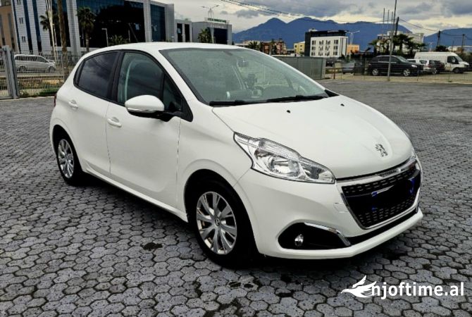 Makina ne shitje ne Tirane - 6,000 Euro
