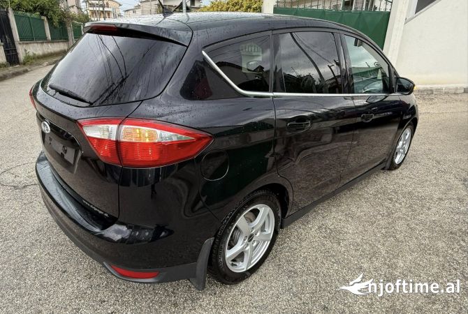 Makina ne shitje ne Tirane, Ford, 2012 Diesel,Kambio Manual Pagesa 5,900  Euro.