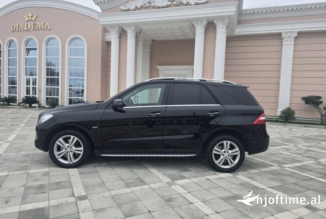 Makina ne shitje ne Tirane, Mercedes-Benz, 2013 Diesel,Kambio Automatik Pagesa 12,500  Euro.