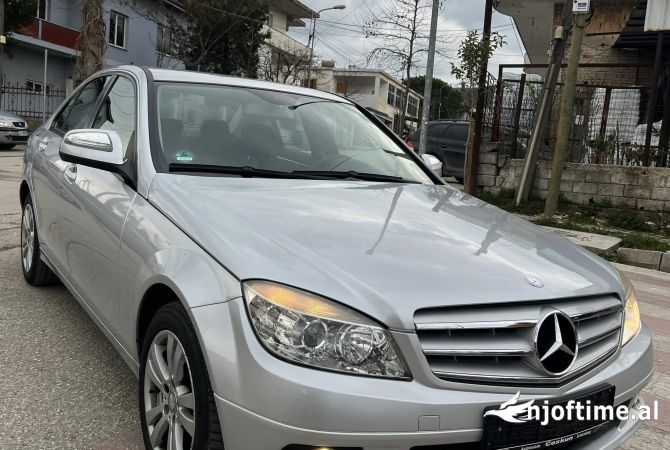 Makina ne shitje  ne Tirane - 6,000 Euro