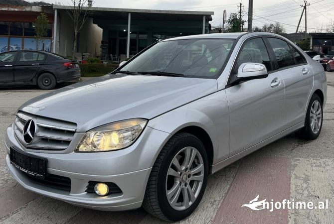 Makina ne shitje ne Tirane, Mercedes-Benz, 2011 Benzine,Kambio Automatik Pagesa 6,000  Euro.
