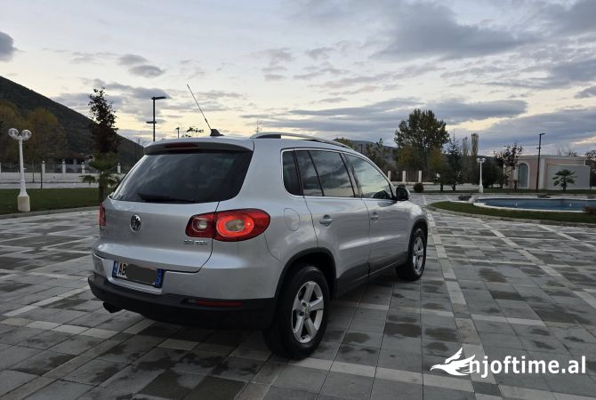 Makina ne shitje ne Tirane, Volkswagen, 2008 Diesel,Kambio Automatik Pagesa 7,800  Euro.