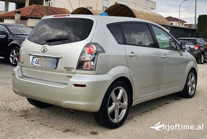 Makina ne shitje ne Tirane, Toyota, 2009 Diesel,Kambio Manual Pagesa 4,999  Euro.