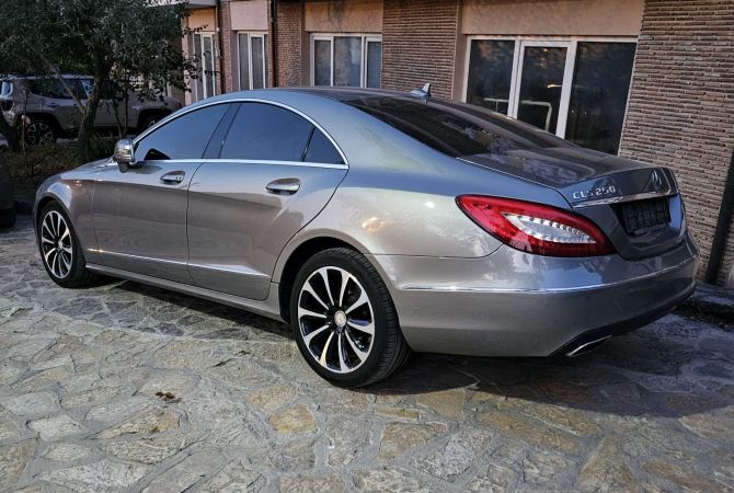 Makina ne shitje  ne Tirane - 12,500 Euro