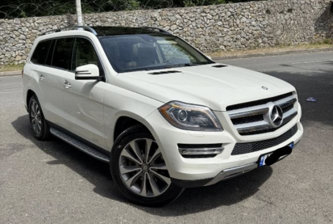 Makina ne shitje  ne Tirane - 17,500 Euro