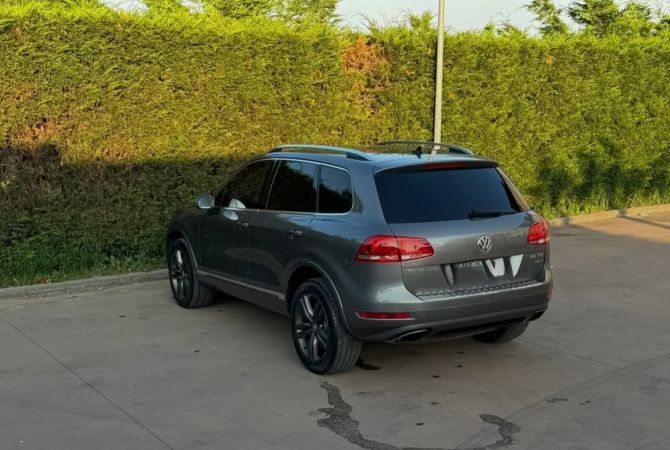 Makina ne shitje ne Tirane, Volkswagen, 2011 Diesel,Kambio Automatik Pagesa 11,500  Euro.