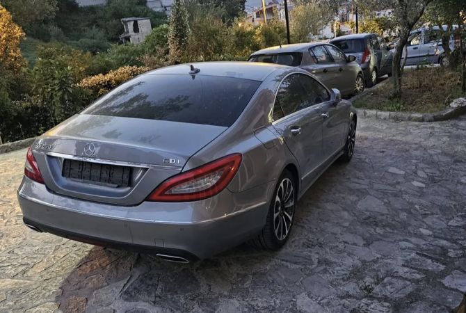 Makina ne shitje  ne Tirane - 13,500 Euro