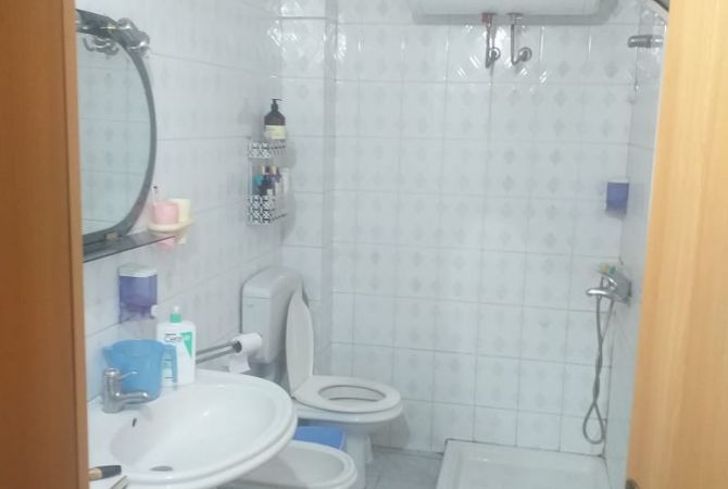 Shtepi me qera 4+1 ne Tirane - 55,000 Leke