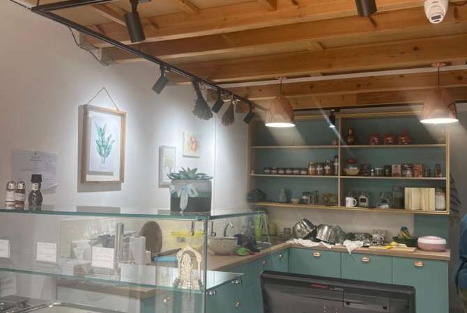 Business Property for Rent 1+1 in Tirana - 60,000 Leke