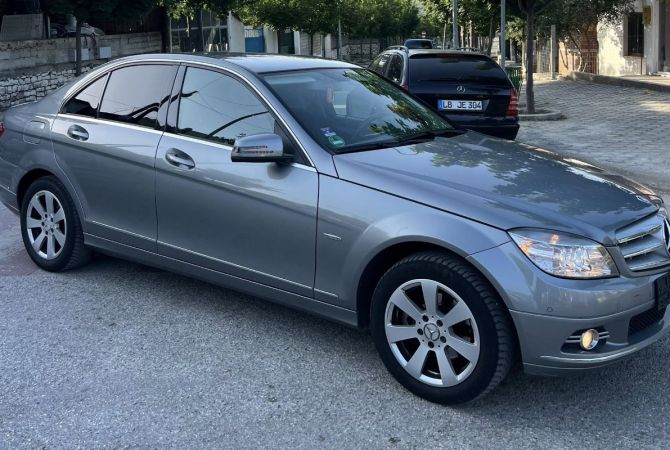 Makina ne shitje  ne Tirane - 6,300 Euro
