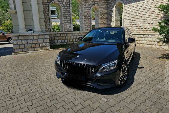 Makina ne shitje ne Tirane, Mercedes-Benz, 2012 Diesel,Kambio Automatik Pagesa 17,950  Euro.