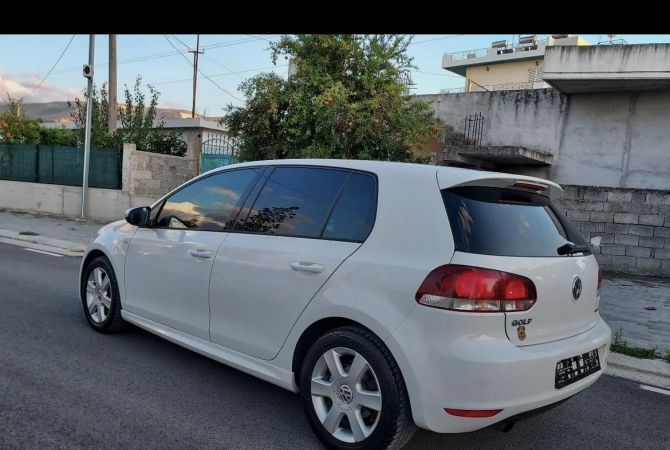 Makina ne shitje  ne Tirane - 5,600 Euro