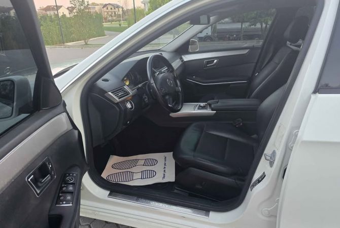 Makina ne shitje ne Tirane, Mercedes-Benz, 2013 Diesel,Kambio Automatik Pagesa 9,700  Euro.