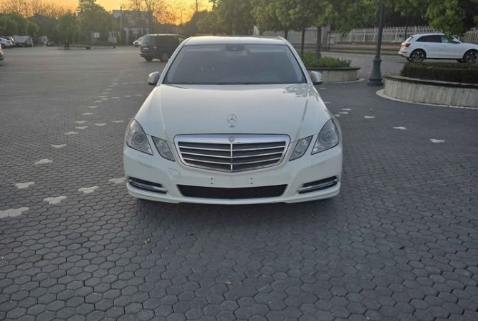 Makina ne shitje ne Tirane, Mercedes-Benz, 2013 Diesel,Kambio Automatik Pagesa 9,700  Euro.