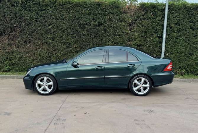 Makina ne shitje  ne Tirane - 5,200 Euro