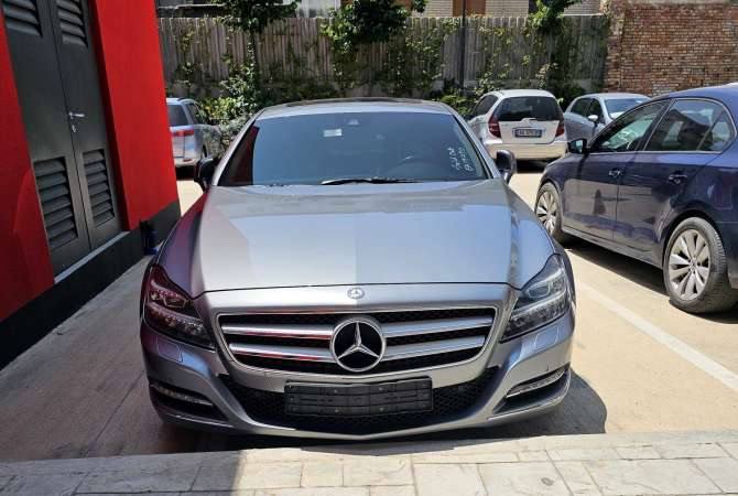 Makina ne shitje  ne Tirane - 13,500 Euro
