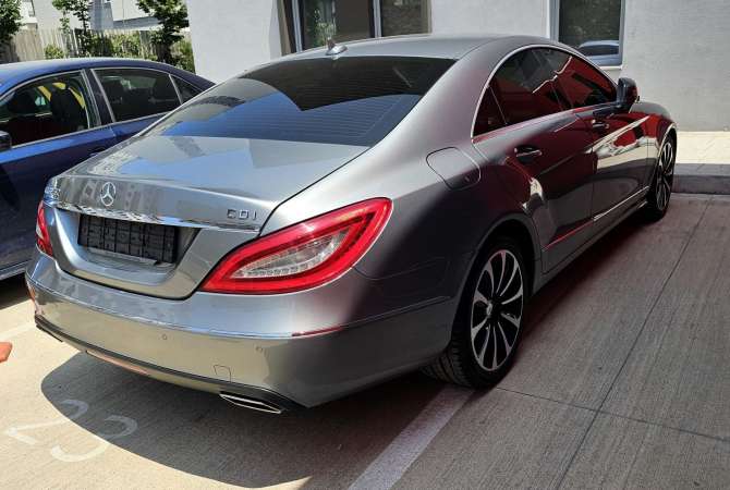 Makina ne shitje  ne Tirane - 13,500 Euro
