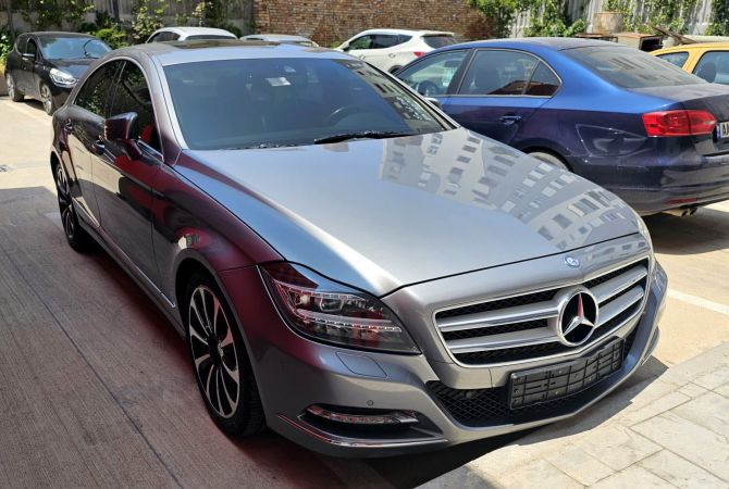 Makina ne shitje  ne Tirane - 13,500 Euro