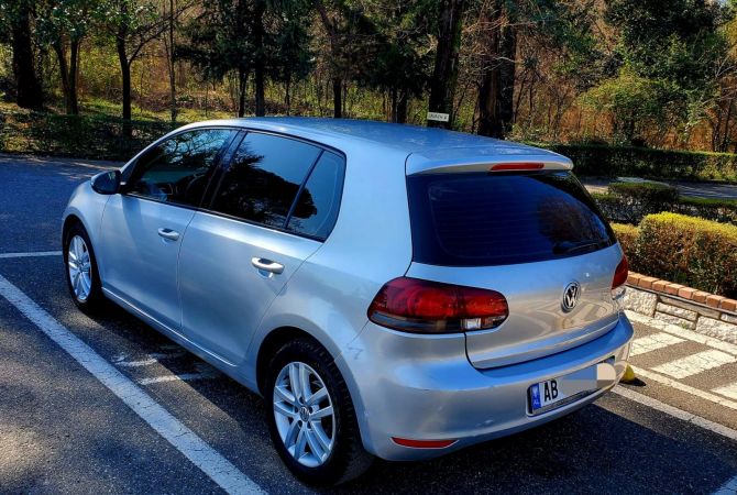 Makina ne shitje  ne Tirane - 4,900 Euro