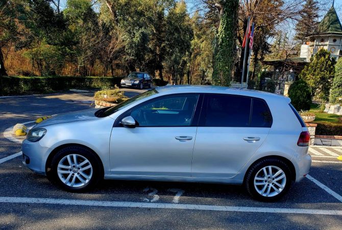 Makina ne shitje  ne Tirane - 4,900 Euro
