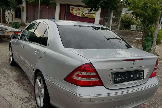 Makina ne shitje ne Tirane - 4,700 Euro