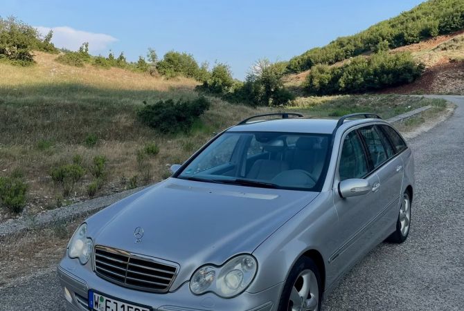 Auto in Vendita  a Tirana - 440,000 Leke