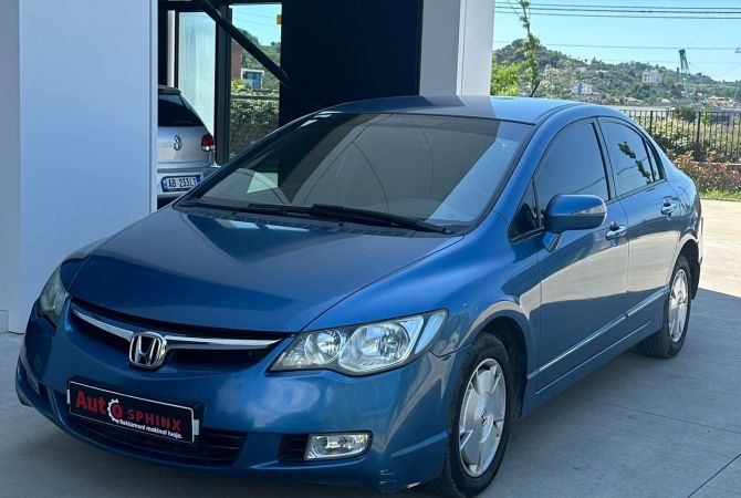 Makina ne shitje ne Tirane - 4,300 Euro