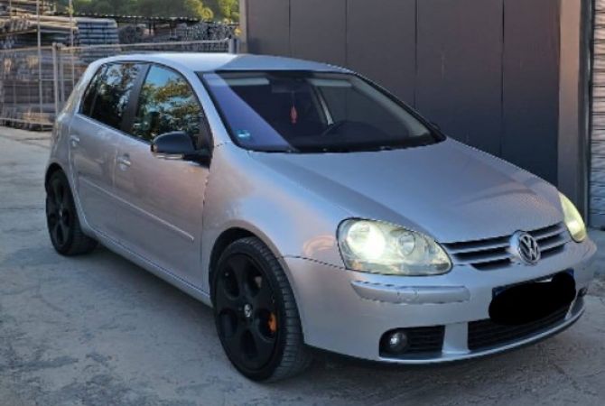 Makina ne shitje  ne Tirane - 4,700 Euro
