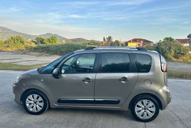 Auto in Vendita  a Tirana - 2,950 Euro