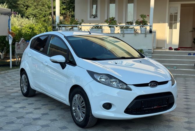 Makina ne shitje ne Tirane - 3,200 Euro