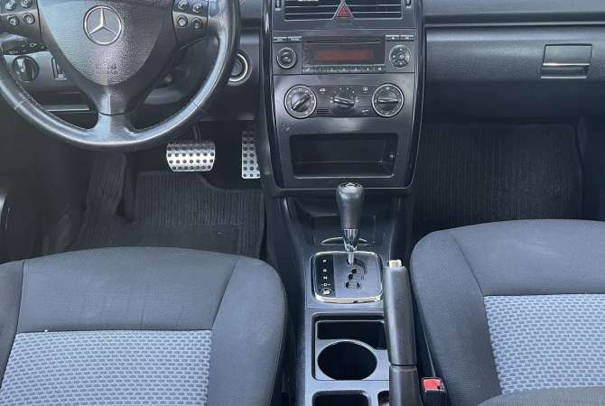 Makina ne shitje ne Tirane, Mercedes-Benz, 2006 Diesel,Kambio Automatik Pagesa 2,900  Euro.