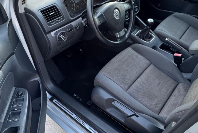 Makina ne shitje ne Tirane, Volkswagen, 2006 gasoline-gas,Kambio Manual Pagesa 3,900  Euro.