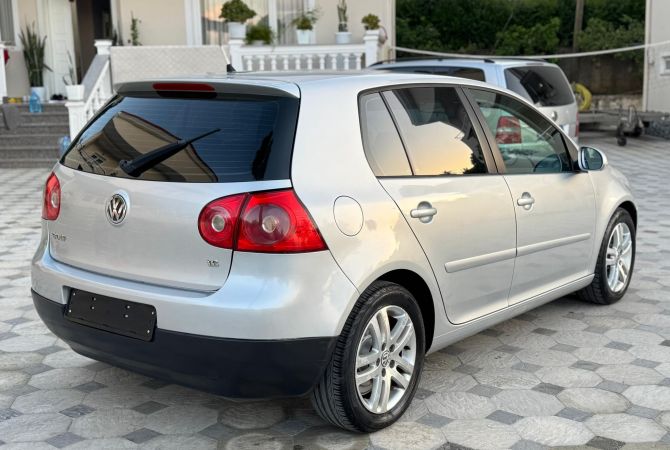 Makina ne shitje ne Tirane, Volkswagen, 2006 gasoline-gas,Kambio Manual Pagesa 3,900  Euro.