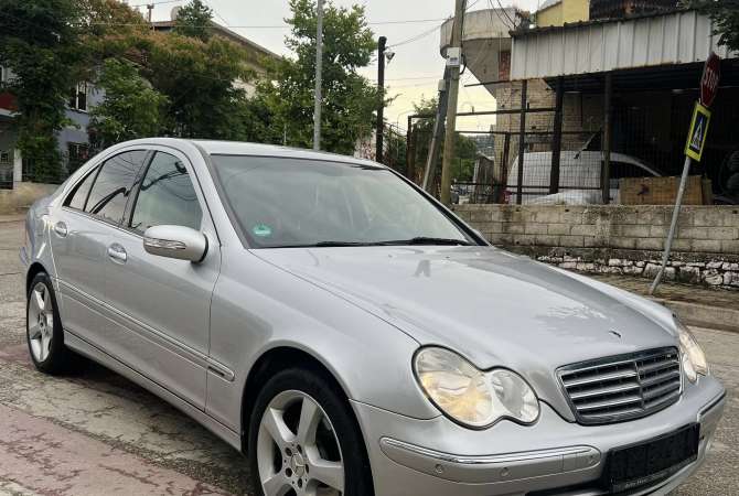 Makina ne shitje  ne Tirane - 4,600 Euro