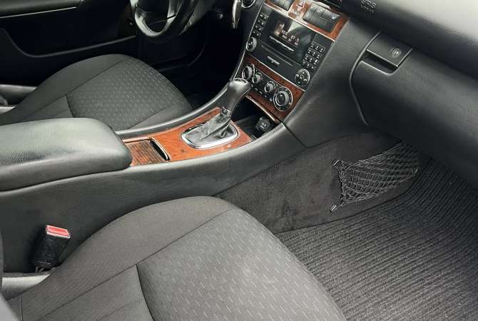 Makina ne shitje ne Tirane, Mercedes-Benz, 2006 Diesel,Kambio Automatik Pagesa 4,600  Euro.