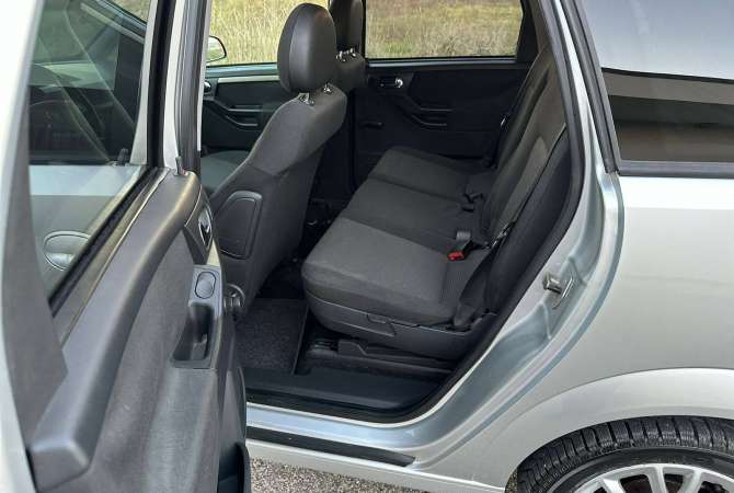 Makina ne shitje  ne Tirane - 3,000 Euro