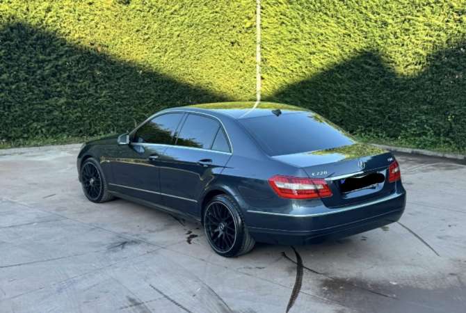 Makina ne shitje ne Tirane, Mercedes-Benz, 2012 Diesel,Kambio Automatik Pagesa 9,500  Euro.