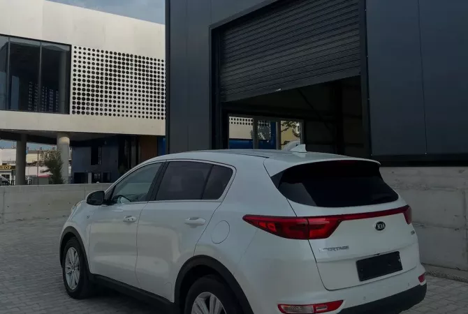 Auto in Vendita  a Tirana - 14,000 Euro