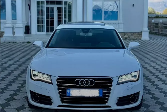 Auto in Vendita  a Tirana - 13,400 Euro