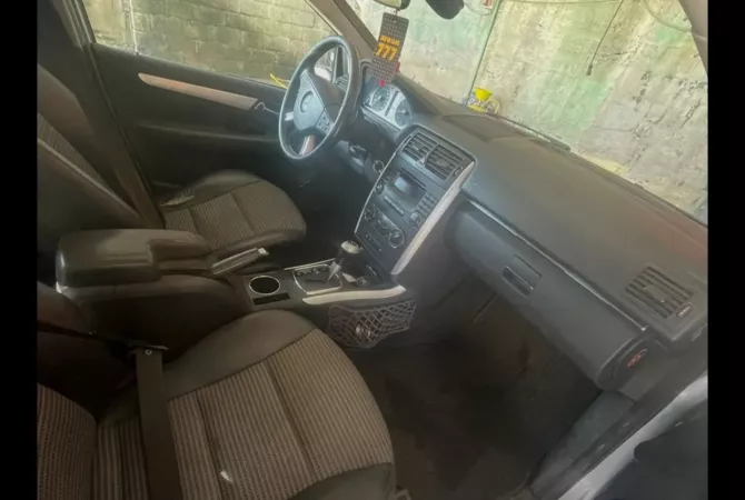 Makina ne shitje ne Tirane, Mercedes-Benz, 2007 gasoline-gas,Kambio Automatik Pagesa 2,800  Euro.