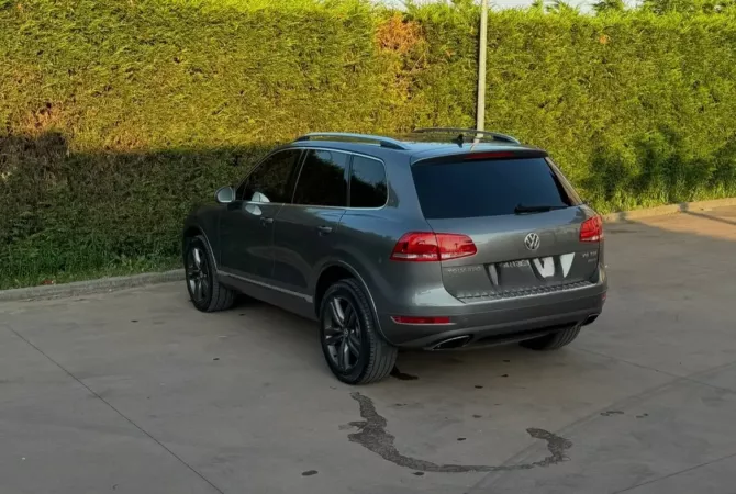 Makina ne shitje ne Tirane, Volkswagen, 2011 Diesel,Kambio Automatik Pagesa 13,500  Euro.