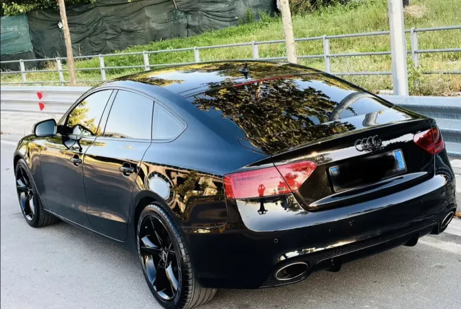 Makina ne shitje  ne Tirane - 9,999 Euro