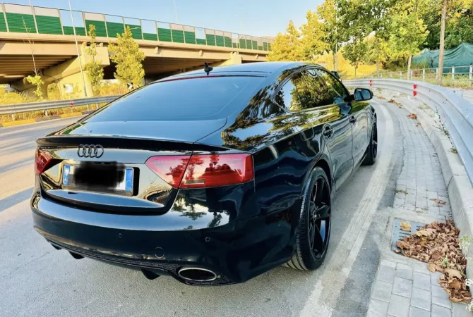 Makina ne shitje  ne Tirane - 9,999 Euro