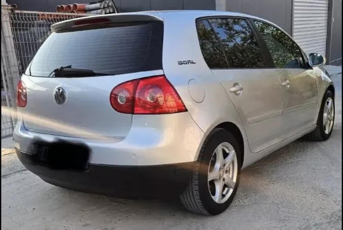 Auto in Vendita  a Tirana - 3,500 Euro