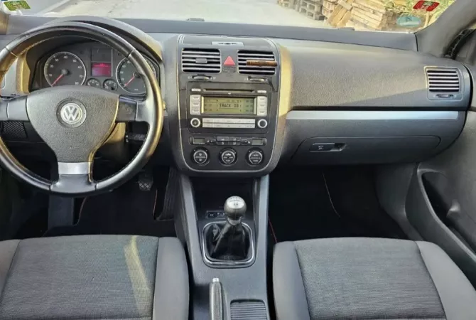 Auto in Vendita  a Tirana - 3,500 Euro