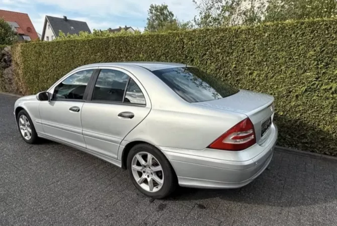 Auto in Vendita  a Tirana - 5,400 Euro