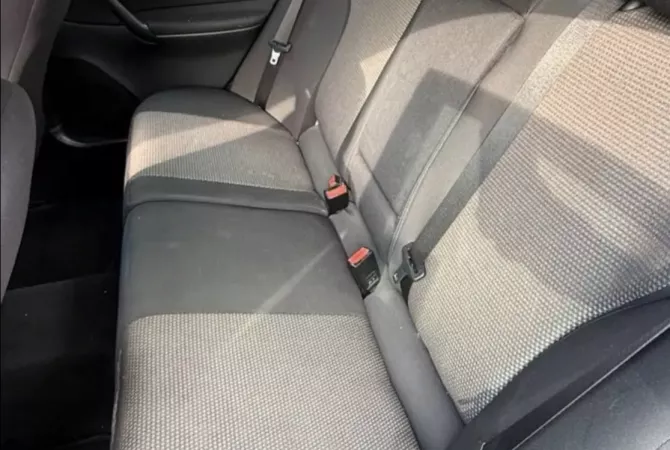 Makina ne shitje ne Tirane, Mercedes-Benz, 2006 gasoline-gas,Kambio Automatik Pagesa 5,400  Euro.