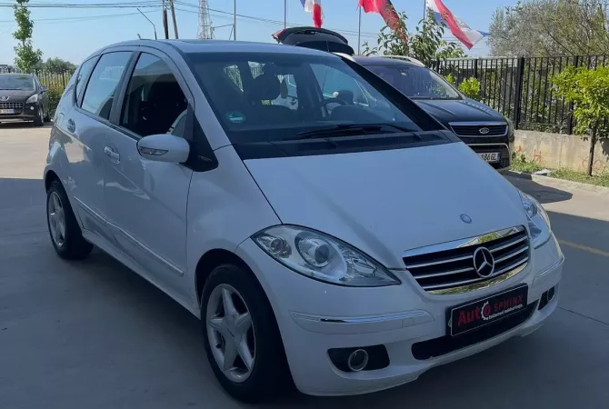 Auto in Vendita  a Tirana - 3,200 Euro
