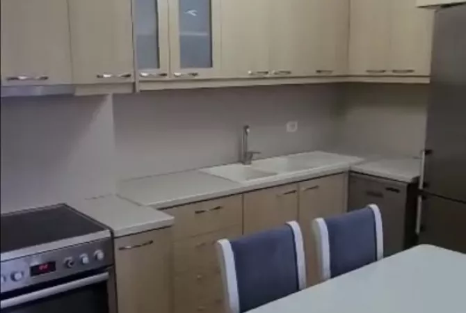 Shtepi ne shitje Apartament ne Durres, 2+1, Mobilimi E mobiluar, Pagesa 100,000  Euro.