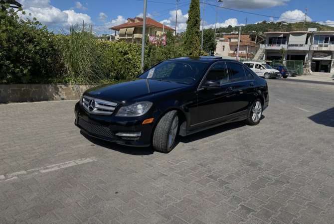 Makina ne shitje ne Tirane - 8,900 Euro